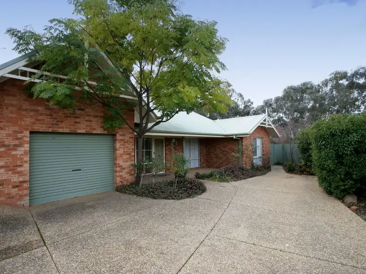 2/9 Cooba Place, Estella NSW 2650