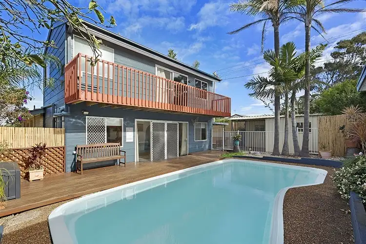 25 Anglers Drive, Bateau Bay NSW 2261