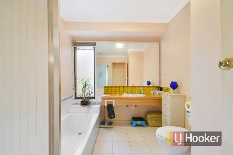 Seventh view of Homely house listing, 10 Tunley Close, Endeavour Hills VIC 3802