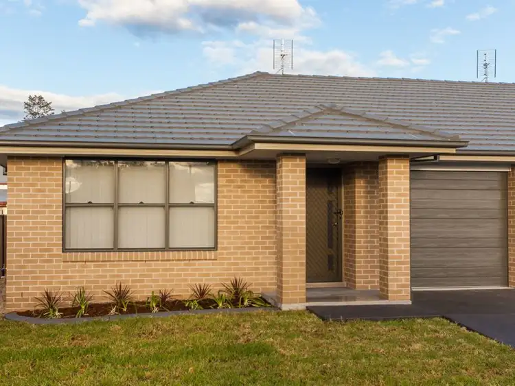 Main view of Homely unit listing, 1/32 Elizabeth St, Cessnock NSW 2325