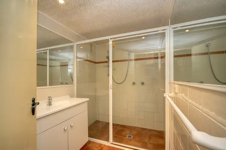 Fifth view of Homely unit listing, 8/72 Marine Parade, Southport QLD 4215