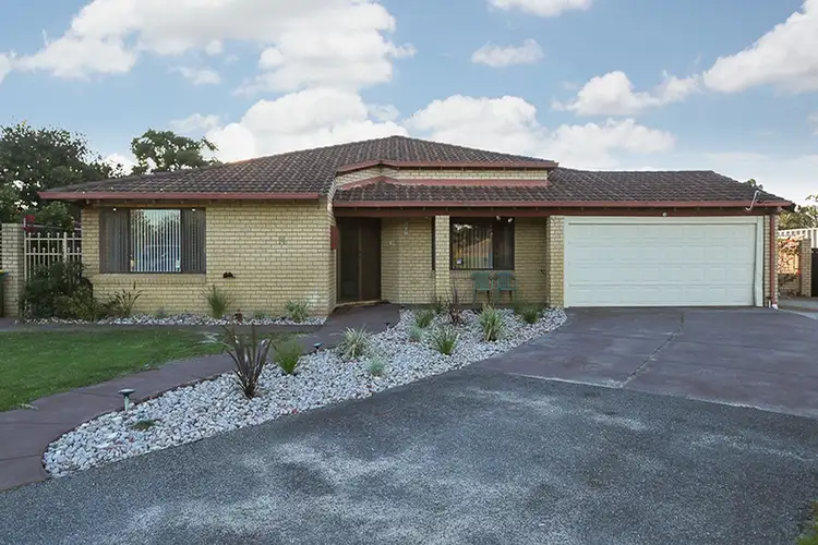 14 Brentwood Road, Wattle Grove WA 6107