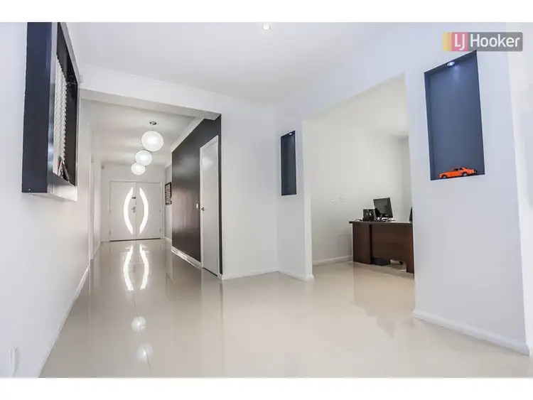 Second view of Homely house listing, 4 Silvergum Way, Craigieburn VIC 3064