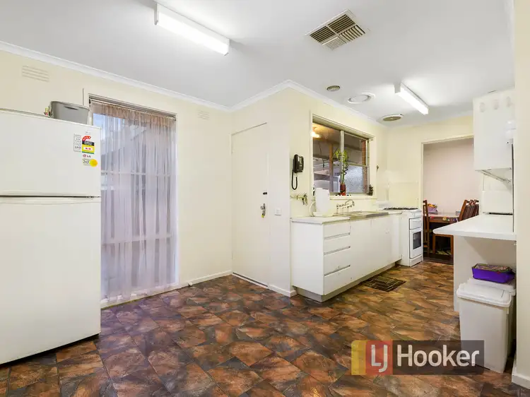 Fourth view of Homely house listing, 2 Susan Court, Cranbourne VIC 3977