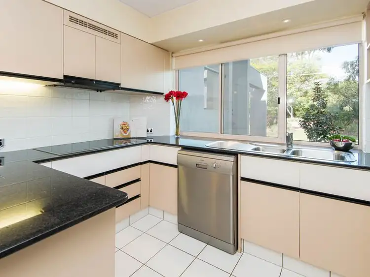 Fifth view of Homely unit listing, 6/76 Chichester Drive, Arundel QLD 4214