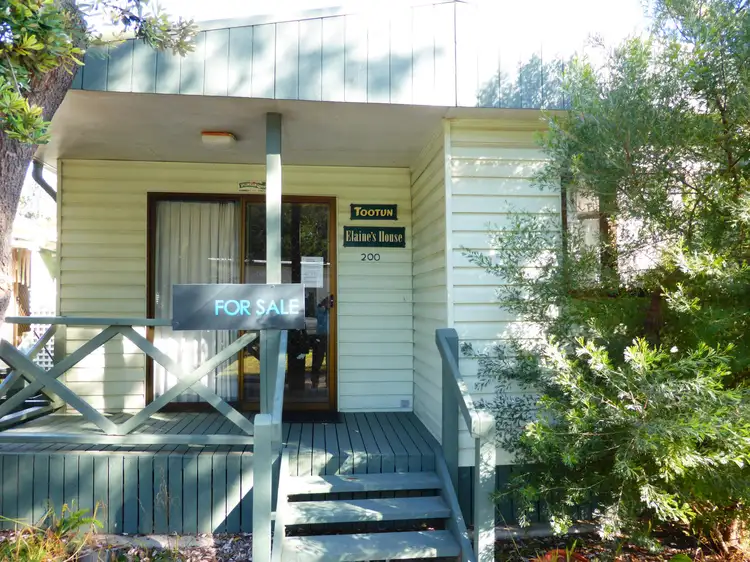 Cabin 200 Barling Beach Park, Tomakin NSW 2537