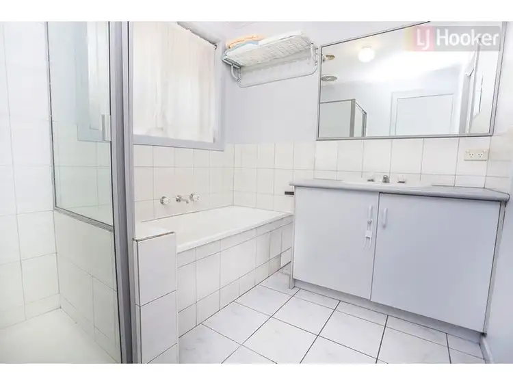 Seventh view of Homely house listing, 6 Gathray Court, Roxburgh Park VIC 3064