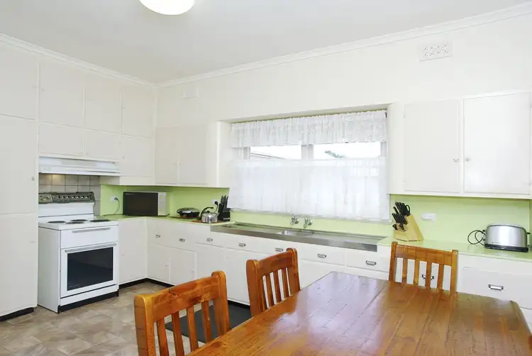 Fifth view of Homely unit listing, Unit 1/6 Torquay Road, Belmont VIC 3216