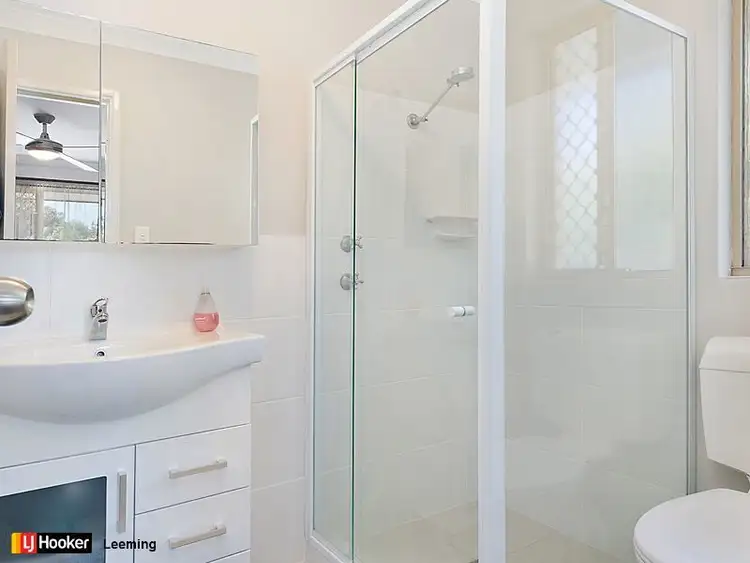 Sixth view of Homely villa listing, 1/185 Kitchener Road, Alfred Cove WA 6154