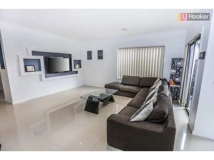 Seventh view of Homely house listing, 4 Silvergum Way, Craigieburn VIC 3064