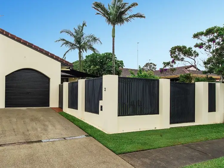 2/8 Wagtail Court, Burleigh Waters QLD 4220