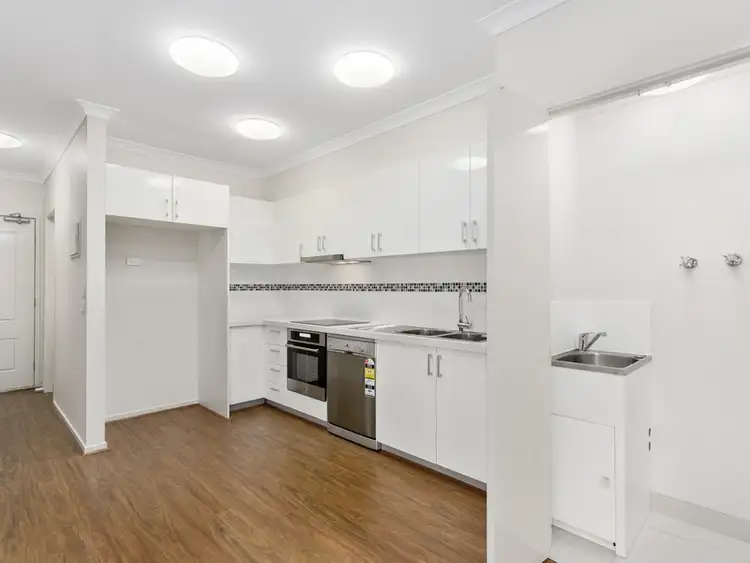 Sixth view of Homely townhouse listing, 2/34 Birdwood Street, Frankston VIC 3199