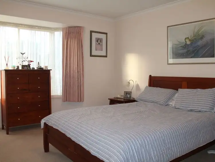 Seventh view of Homely house listing, 16 Alvin Court, Bairnsdale VIC 3875