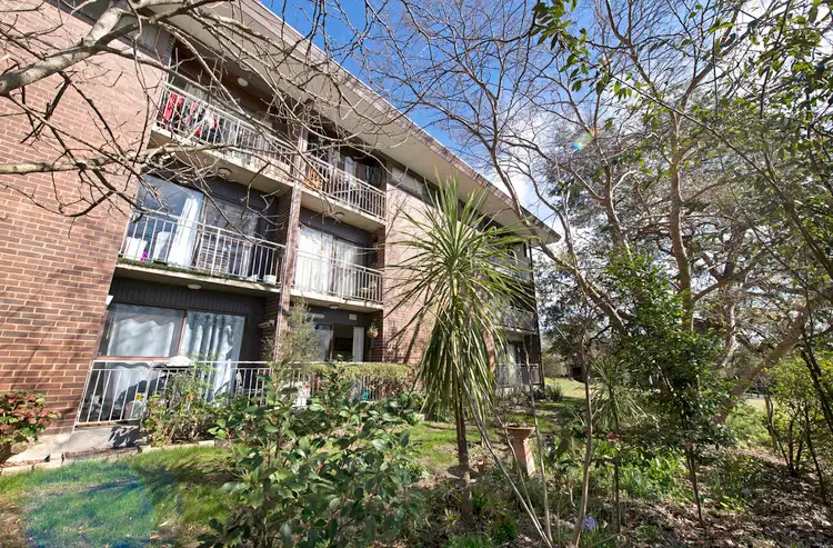 Main view of Homely unit listing, 2/9 Farrer Place, Farrer ACT 2607