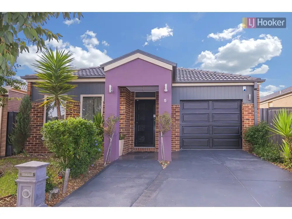 Main view of Homely house listing, 5 Cheltenham Close, Craigieburn VIC 3064