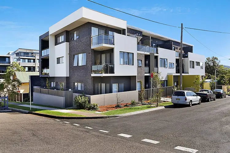 Main view of Homely apartment listing, 4/29 Macquarie Street, Belmont NSW 2280
