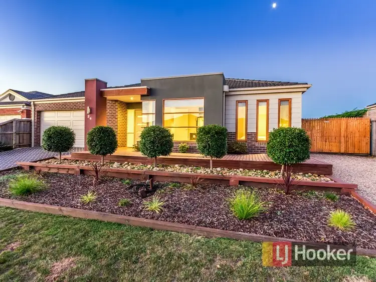 24 Gallery Way, Pakenham VIC 3810