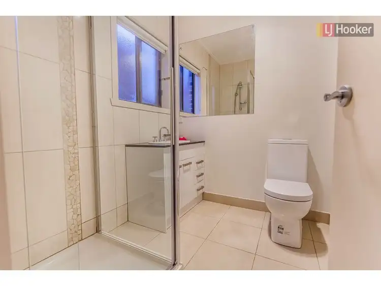 Seventh view of Homely house listing, 5 Pinelea Court, Roxburgh Park VIC 3064