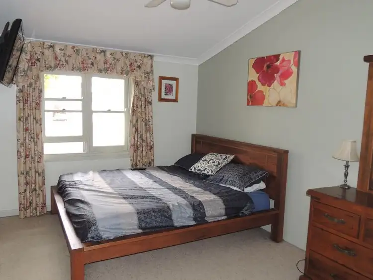 Seventh view of Homely house listing, 10 Kimberley Avenue, Swan Hill VIC 3585