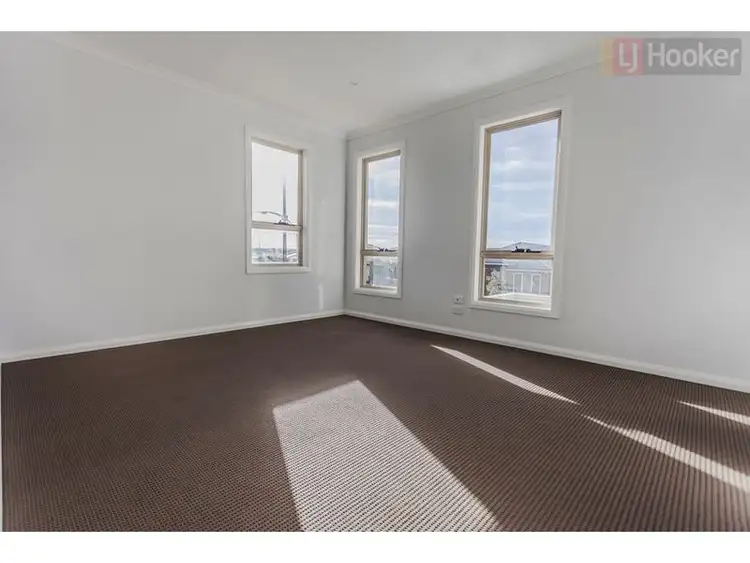 Seventh view of Homely townhouse listing, 7 Dashing Rd, Craigieburn VIC 3064