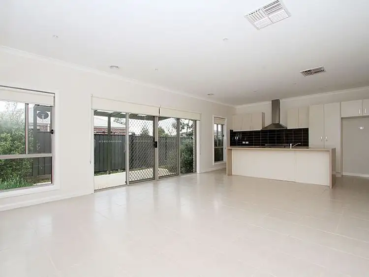 Fifth view of Homely house listing, 2 Craigmoor Crescent, Mernda VIC 3754