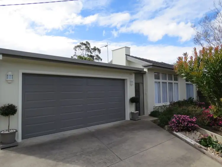18 Pinnock Street, Bairnsdale VIC 3875
