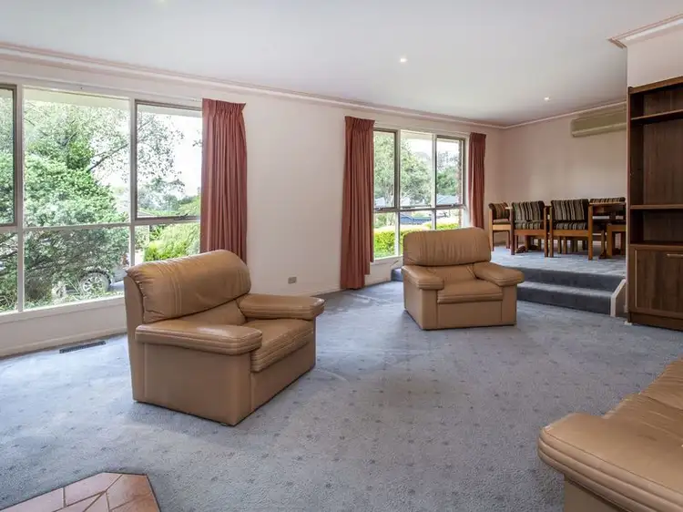 5 Dobell Place