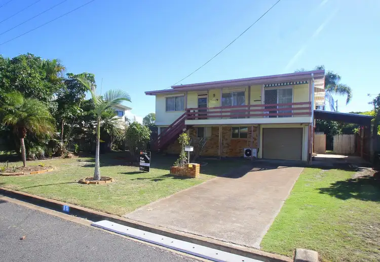 15 Richard Street, Urangan QLD 4655