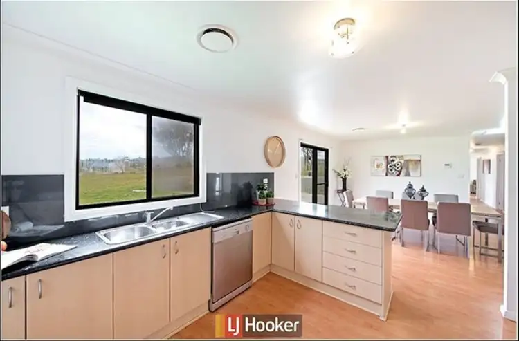 Fifth view of Homely house listing, 8 Clover Close, Murrumbateman NSW 2582