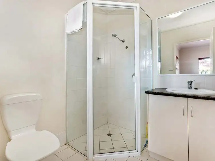 Sixth view of Homely unit listing, 4/190 Irene Street, Mooroobool QLD 4870