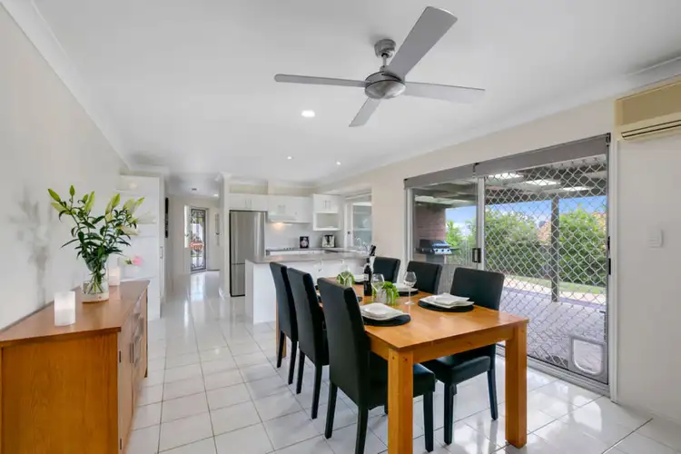 4 Windward Rise, Pacific Pines QLD 4211