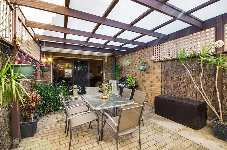8 Sportsmans Drive, West Lakes SA 5021