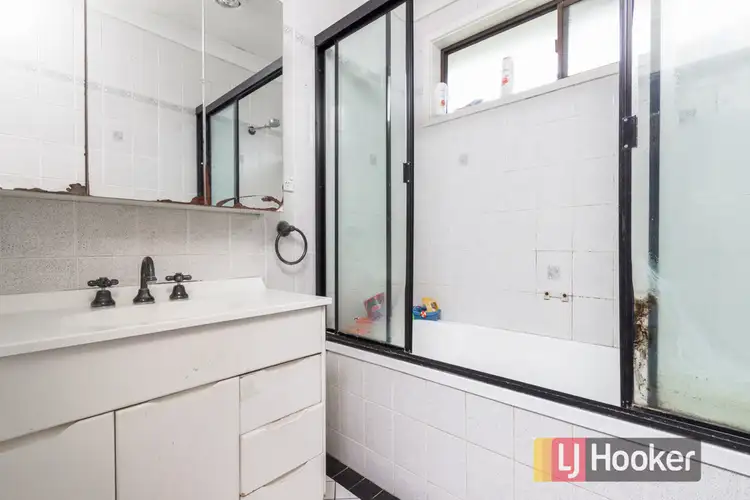 Fifth view of Homely house listing, 4 Awatea Place, Lethbridge Park NSW 2770