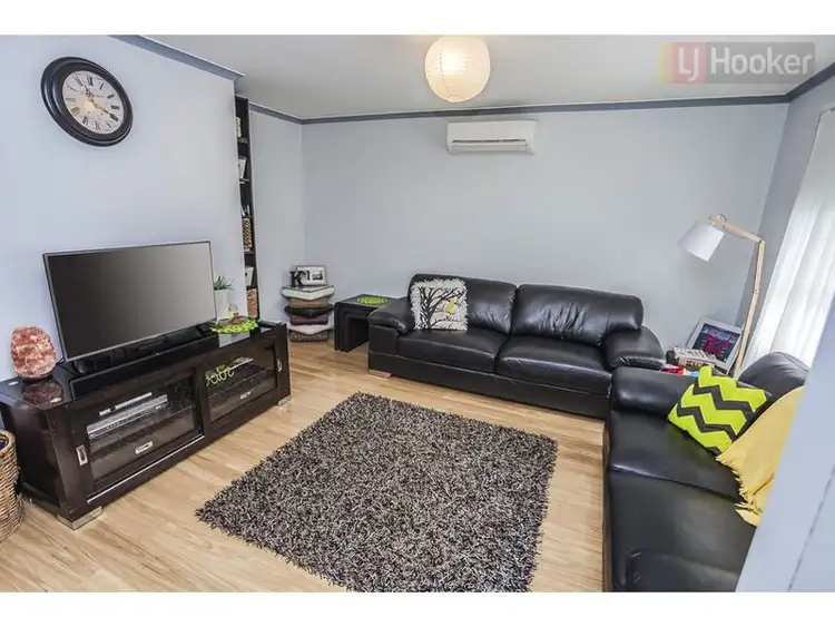 Second view of Homely house listing, 11 Wattle Close, Meadow Heights VIC 3048