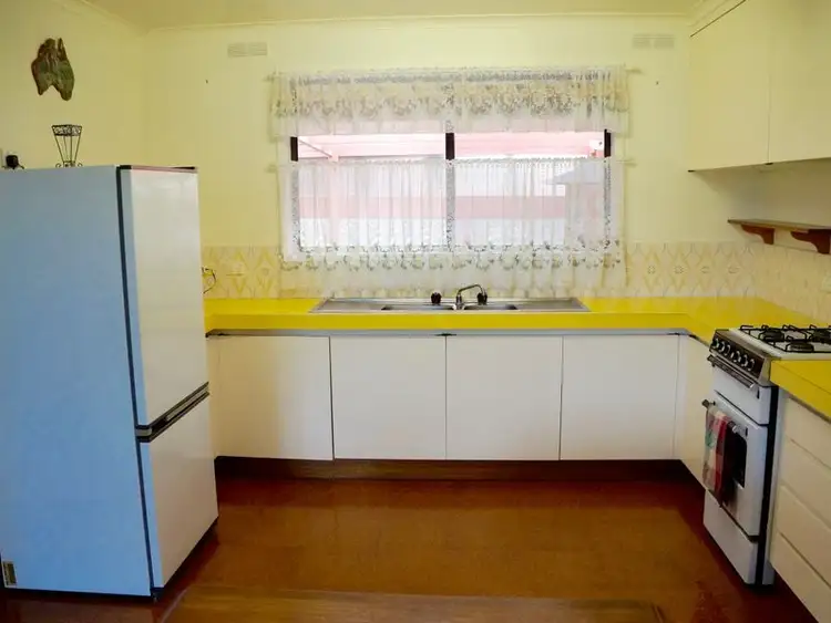 Second view of Homely house listing, 1/4 Oak Street, Sale VIC 3850