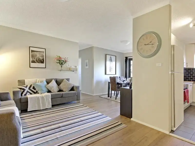 Main view of Homely unit listing, 2/91 Auburn St, Sutherland NSW 2232