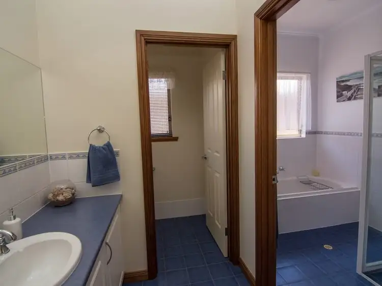 Fifth view of Homely house listing, 2 Fisher Drive, Berri SA 5343
