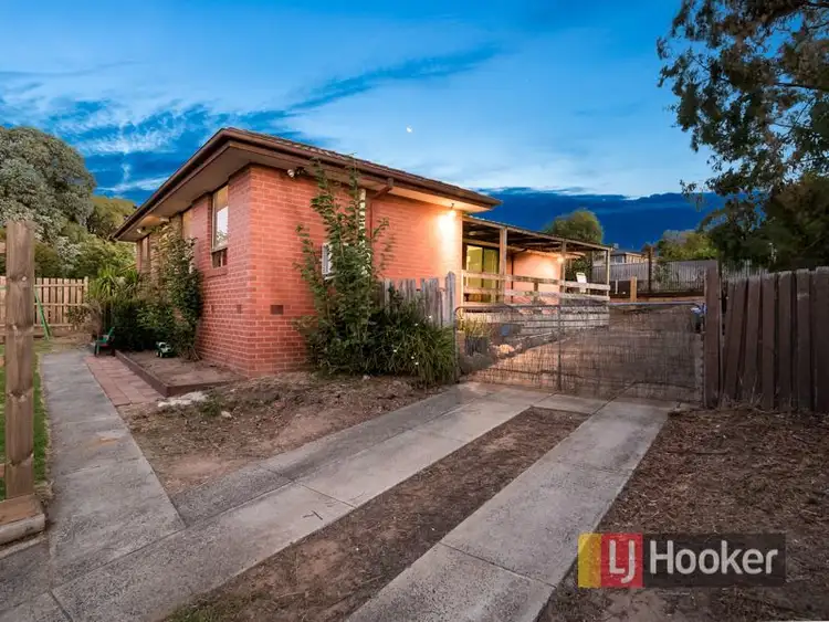 Main view of Homely house listing, 17 Heatherdew Close, Endeavour Hills VIC 3802