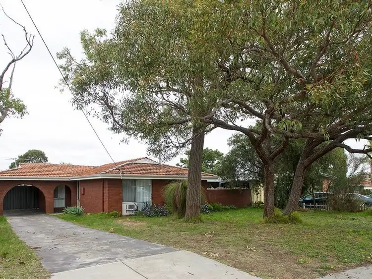 61 Burnham Way, Girrawheen WA 6064