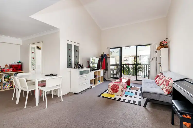 Main view of Homely unit listing, 10/15 Oaks Avenue, Dee Why NSW 2099