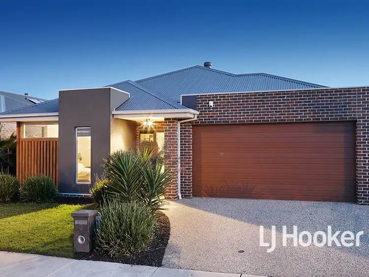 8 Regal Road, Point Cook VIC 3030