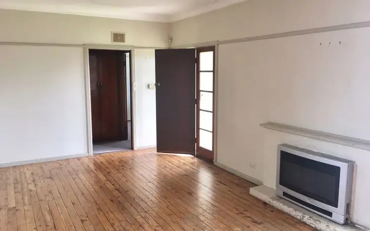 Fourth view of Homely house listing, 335 Curlew Crescent, North Albury NSW 2640