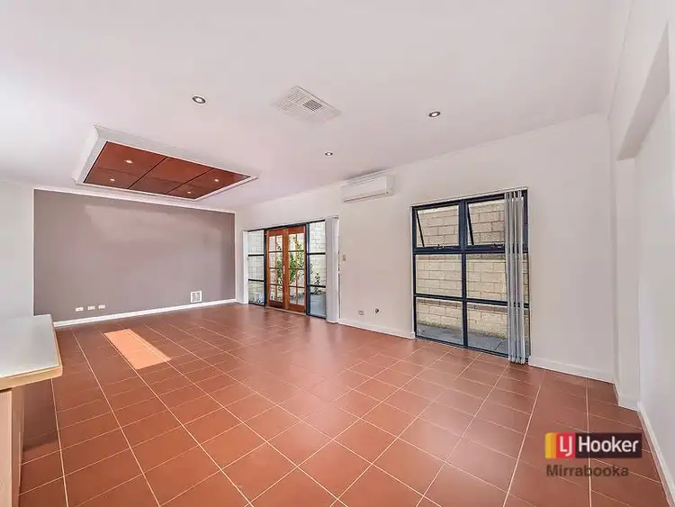 4B Mayfield St, Westminster WA 6061