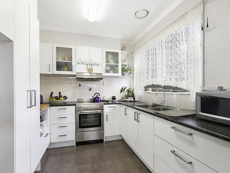 Second view of Homely house listing, 3 Christie Court, Sale VIC 3850