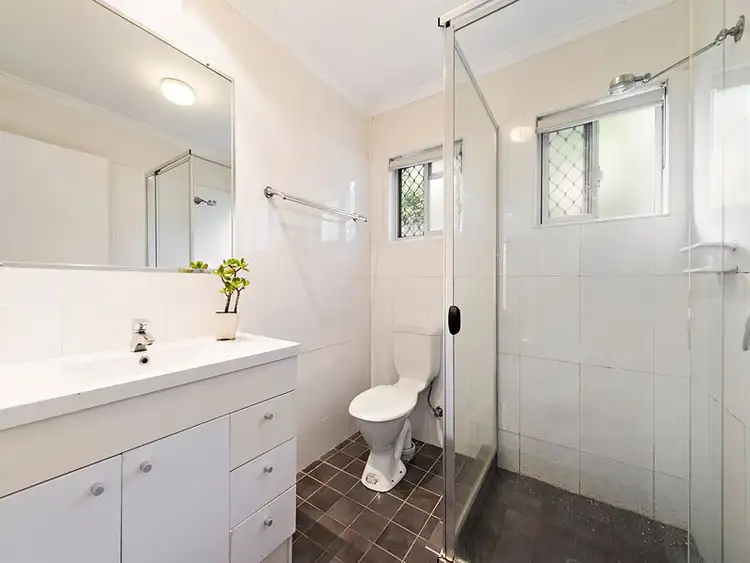 Fourth view of Homely unit listing, 4/25 Westerham Street, Taringa QLD 4068
