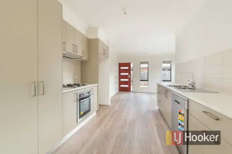 Fourth view of Homely unit listing, 2/27 Henty Street, Pakenham VIC 3810