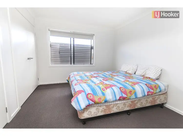 Fifth view of Homely house listing, 61 Valiant Crescent, Craigieburn VIC 3064