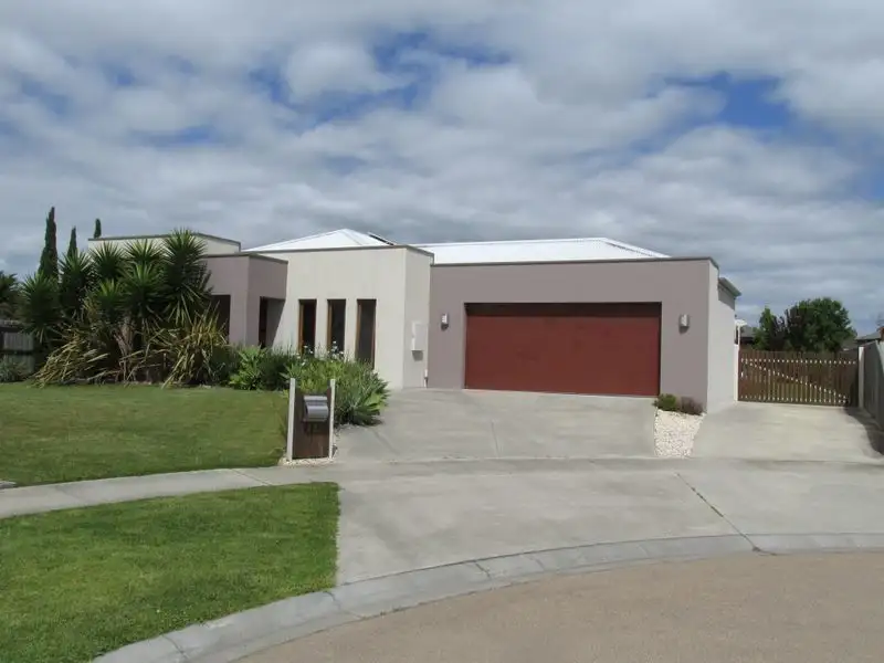Main view of Homely house listing, 22 Kooralbyn Court, Bairnsdale VIC 3875