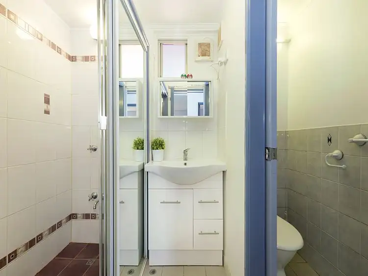 Sixth view of Homely unit listing, 2/70 Mitre Street, St Lucia QLD 4067