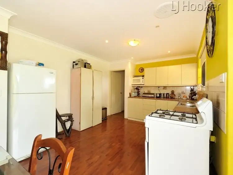 Seventh view of Homely house listing, 6 Holten Court, Cooloongup WA 6168